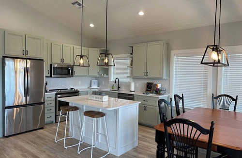 Steinhatchee House | Beautiful home on the river, mins to the Gulf; fire-pit, bar, view