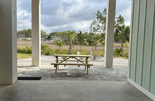 Steinhatchee House | Beautiful home on the river, mins to the Gulf; fire-pit, bar, view