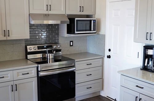 Newberg House | Beautiful home, stunning views in the heart of the wine country.