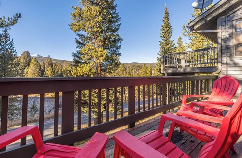 Big Sky House | Beautiful home w/fireplace, amazing views & community hot tub - Hidden Village Cozy Getaway