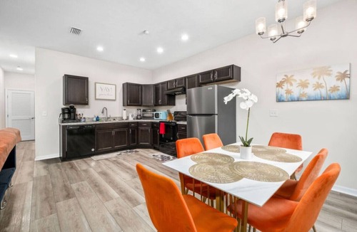 Gainesville Apartment | Beautiful Home Walk to UF Newly built