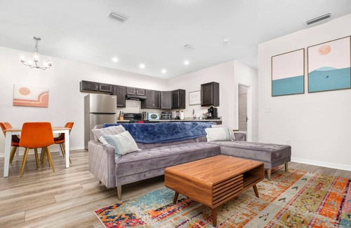 Gainesville Apartment | Beautiful Home - Walk to UF - Newly built