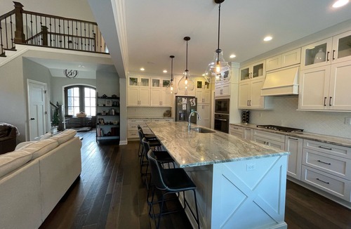 Buechel House | Beautiful home with pool & home gym! Just 15 min to ISCO Championship!