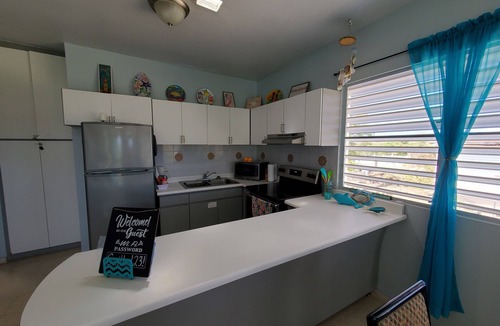 Barrero House | Beautiful home with 2 bedrooms 2 minutes from the beach.
