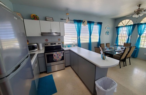 Barrero House | Beautiful home with 2 bedrooms 2 minutes from the beach.