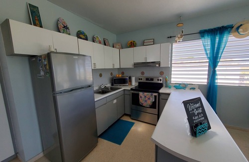 Barrero House | Beautiful home with 2 bedrooms 2 minutes from the beach.