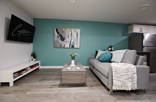 Southwest Edmonton House | Beautiful Home With 4 King Beds|Airport|Disney+