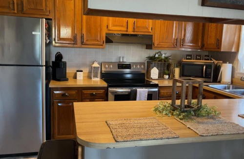 Monticello House | Beautiful home with large yard and lots of room!