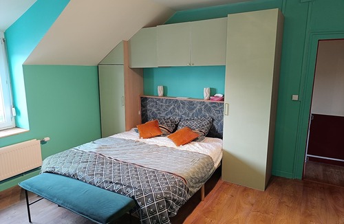 Douchy-les-Mines House | Beautiful house with a garden, sleeps 6, free parking