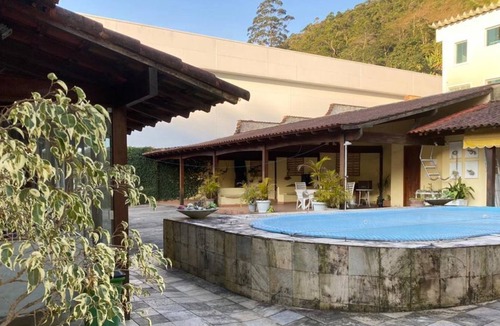 Duques House | Beautiful house near the Quitandinha Palace, with swimming pool and leisure area.