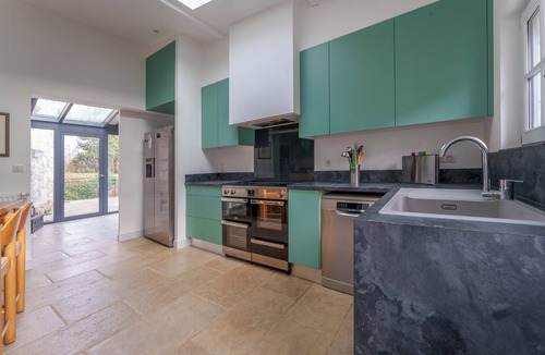 Bourgueil House | Beautiful house with pool in Bourgueil 5 bedrooms/10 people