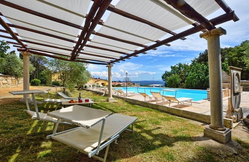 Monteverdi Marittimo Apartment | Beautiful apartment for 8 people with pool