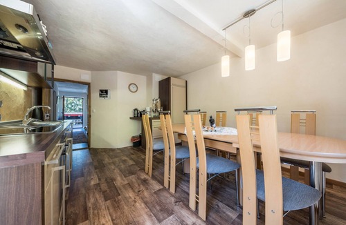 San Leonardo in Passiria House | Beautiful Holiday Home “Ferienhaus in der Blaiche” with Mountain View, Wi-Fi, Balcony, Garden.