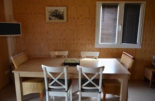 Saint-Germain-de-Tallevende-la-Lande-Vaumont Ski Chalet | Beautiful lake view 3 bedroom chalet 68
