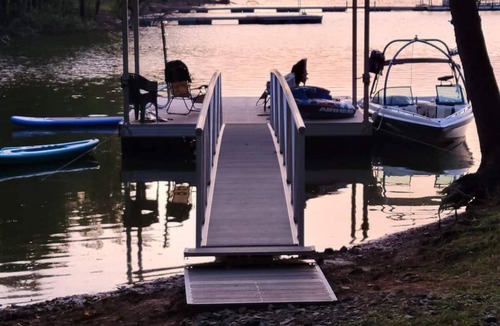 Clarksville Cottage | Beautiful Lake Cottage with water access, private dock in cove and fire pit