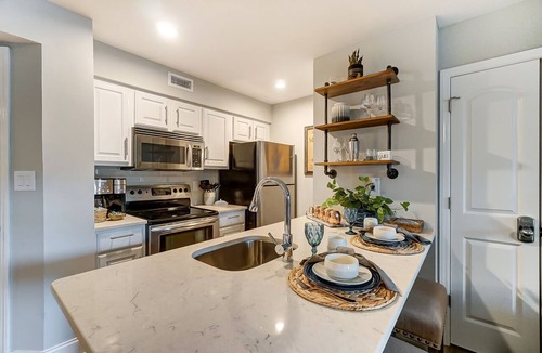 Mount Mourne Condo | Beautiful Lake Norman waterfront location! Comfy and stylish beds & furnishings
