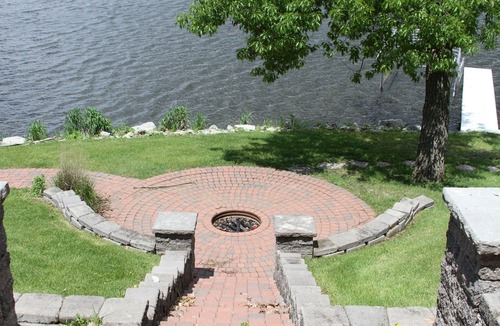 Albert Lea House | Beautiful lakefront home