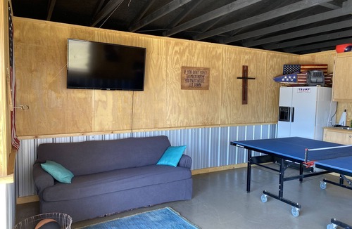 Summerton House | Beautiful Lakefront Home, Sleeps 10, Comfy with Great Porch