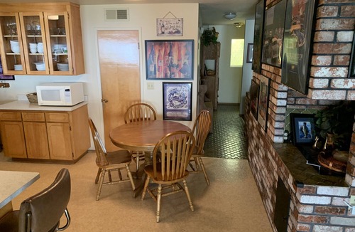 Nice House | Beautiful Lakefront Home on Clear Lake- JULY 12-16 IS NOW OPEN. BOOK IT NOW.