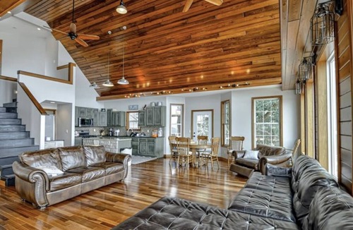 Osage Beach House | Beautiful lakefront modern home