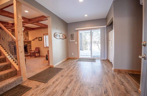 Spicer House | Beautiful lakefront retreat just a 5-minute drive from downtown Spicer!