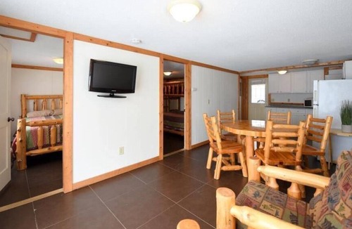 Brainerd Cabin | Beautiful lakeside 2 Bedroom cabin on private lake (Cabin#4)
