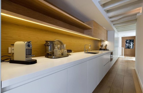 Jordaan Apartment | Beautiful large apartment at one of the most desirable locations on the famous Prinsengracht.