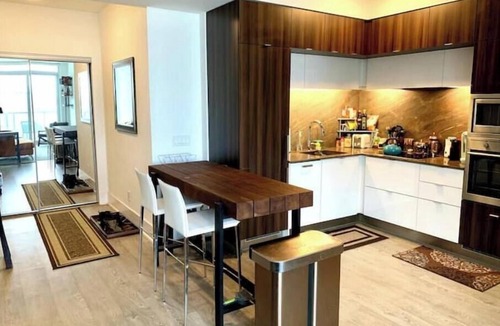 Downtown Toronto Apartment | Beautiful Large Lakefront Condo Luxe 2BR+2B