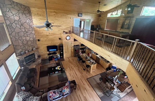 Payson Cabin | Beautiful Large Luxury Cabin and Great Heat Get-Away In Cool Pines