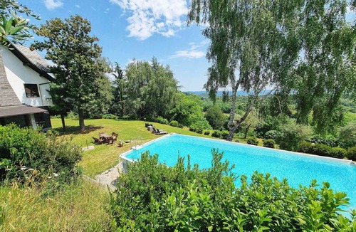 Montrigiasco Villa | Beautiful large villa amidst lush green nature at Lake Maggiore! - Villa Tudor