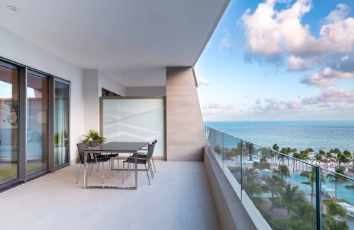 Puerto Juarez Condo | Beautiful location offers white-sand beaches, gourmet dining and infinity pool