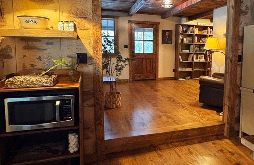 Cocolamus Cabin | Beautiful log cabin on 175 acres with trails