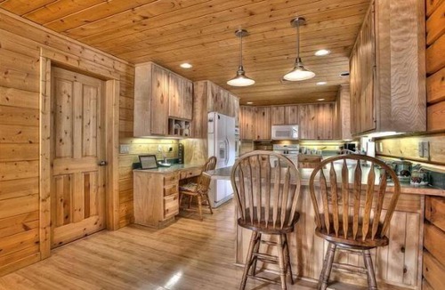 Lyons House | Beautiful Log Cabin with Acreage
