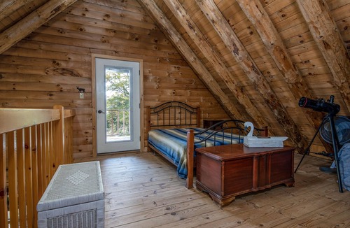 Washington Cabin | Beautiful Log Cabin on Highland Lake