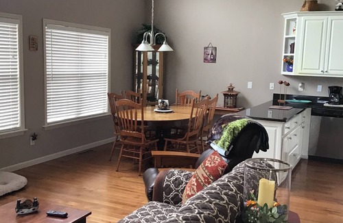 Murphy House | Beautiful Long Range Mountain Views
