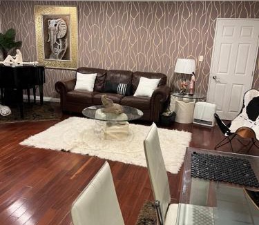 Somerville Villa | Beautiful Luxurious Large Home