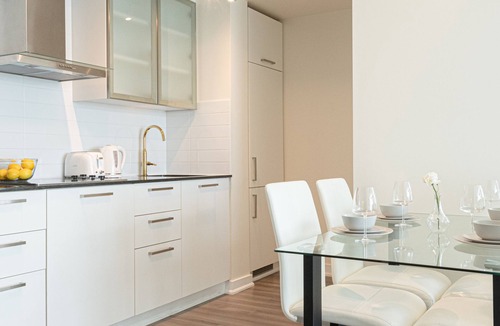 Toronto Entertainment District Hotel | Beautiful Luxurious Modern With Breathtaking Views