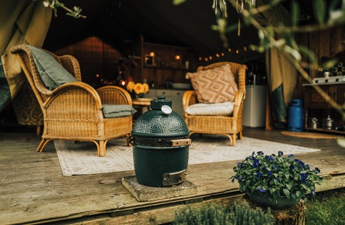 Nieuwediep Bed & Breakfast | Beautiful luxury furnished tent in the countryside