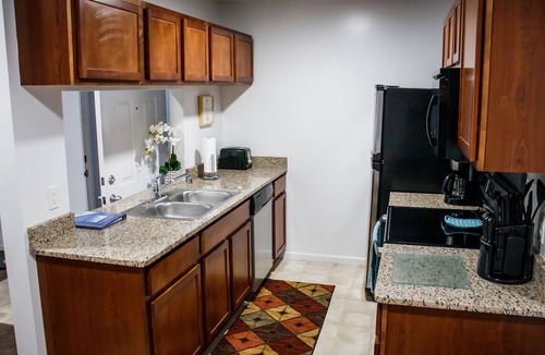 Mount Pleasant Apartment | Beautiful Main Level 2 Bedroom 2 Bathroom Close to CMU Campus