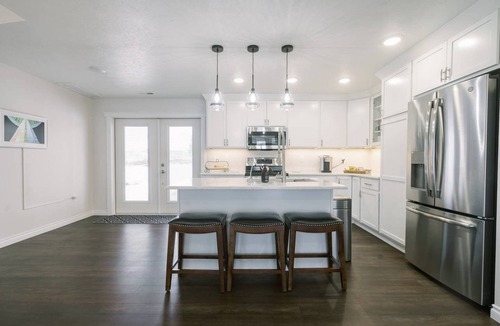 Spokane House | Beautiful Master Suite & Full Kitchen in New Home