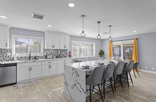 Racquet Club Estates House | Beautiful Mid Century Modern Alexander home