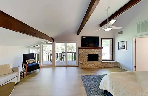 Greenshores House | Beautiful Mid-Century Modern Lakehouse