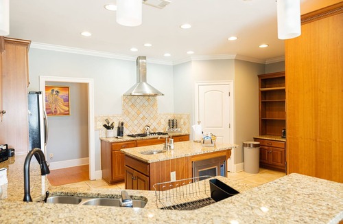 Hope Hull House | Beautiful Mini Mansion Minutes From the Airport with Private Pool. No Parties!