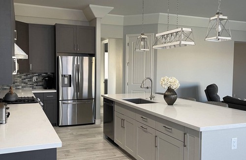 Lake Havasu City House | Beautiful modern home with amazing backyard in the heart of Lake Havasu