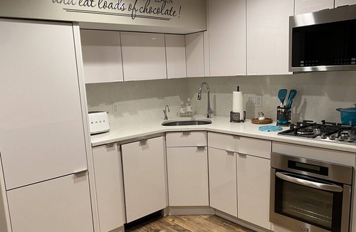 Long Beach Apartment | Beautiful, modern, 2 bedroom/2 bathroom apartment 1 block from beach & boardwalk