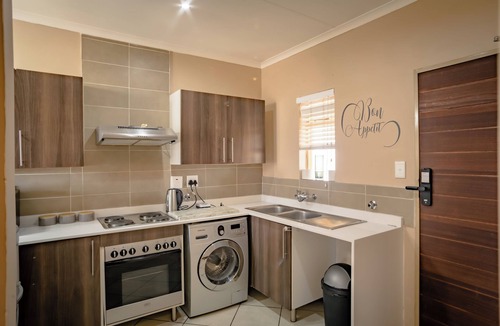 Centurion Apartment | Beautiful Modern 2-bedroom apartment in Centurion