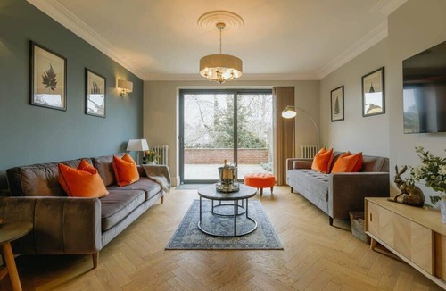 Cotham Apartment | Beautiful modern 3 bed apartment in great location in Bristol!