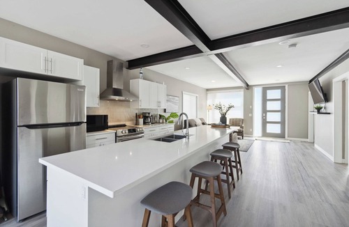 Central Alberta House | Beautiful Modern house with partial lake view