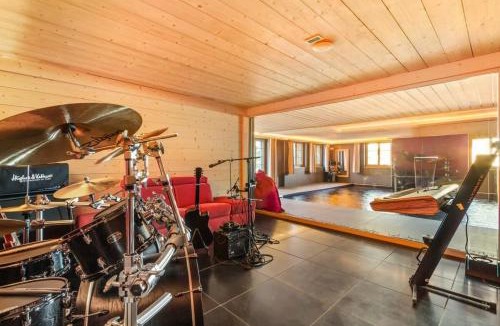 Oeschseite Ski Chalet | Beautiful Modern Chalet in the Nature Gstaad Region