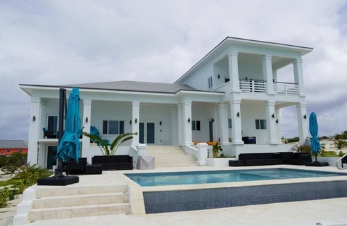 Out Islands House | Beautiful modern Harbour house with amazing Sunset Views !